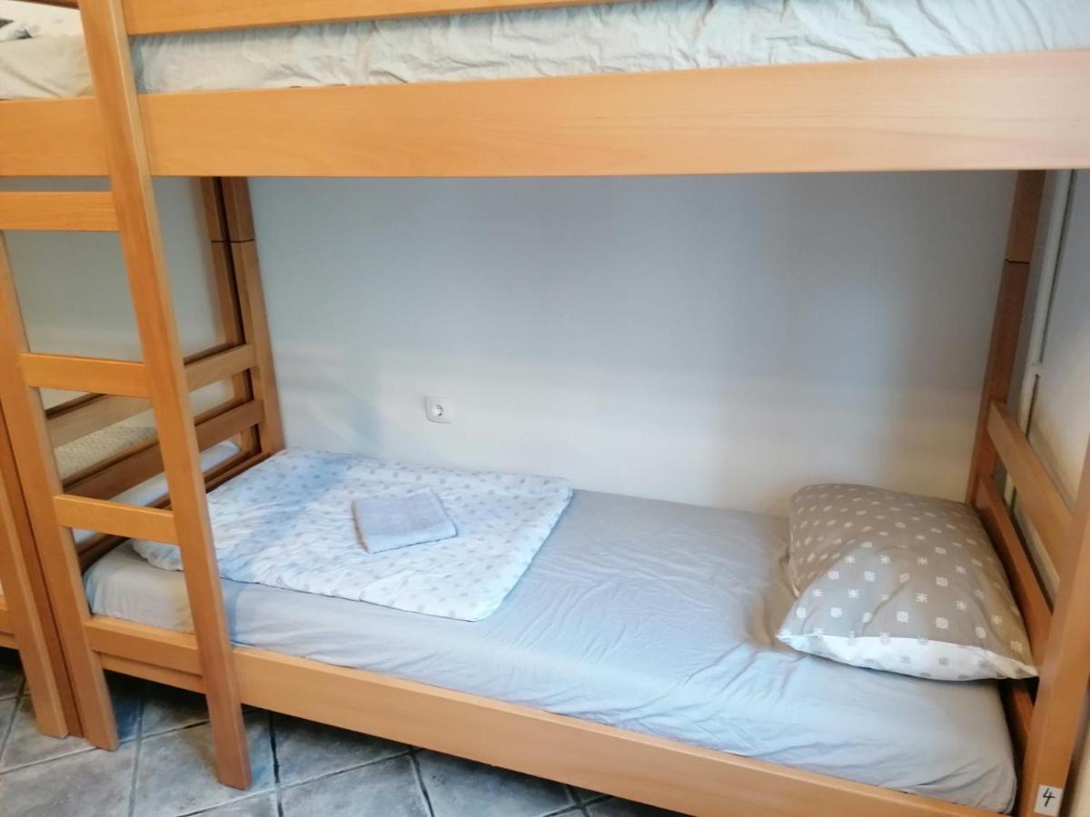 Hostel Vojnik Bagian luar foto