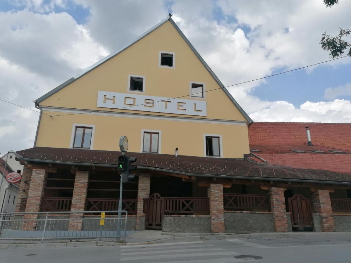 Hostel Vojnik Bagian luar foto