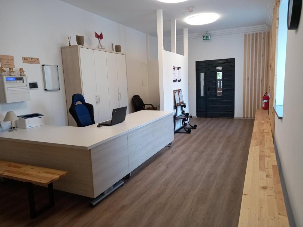 Hostel Vojnik Bagian luar foto