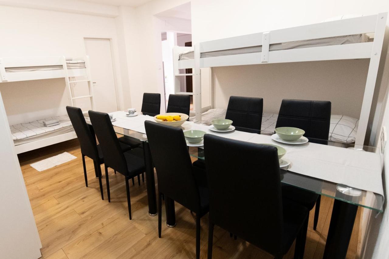 Hostel Vojnik Bagian luar foto
