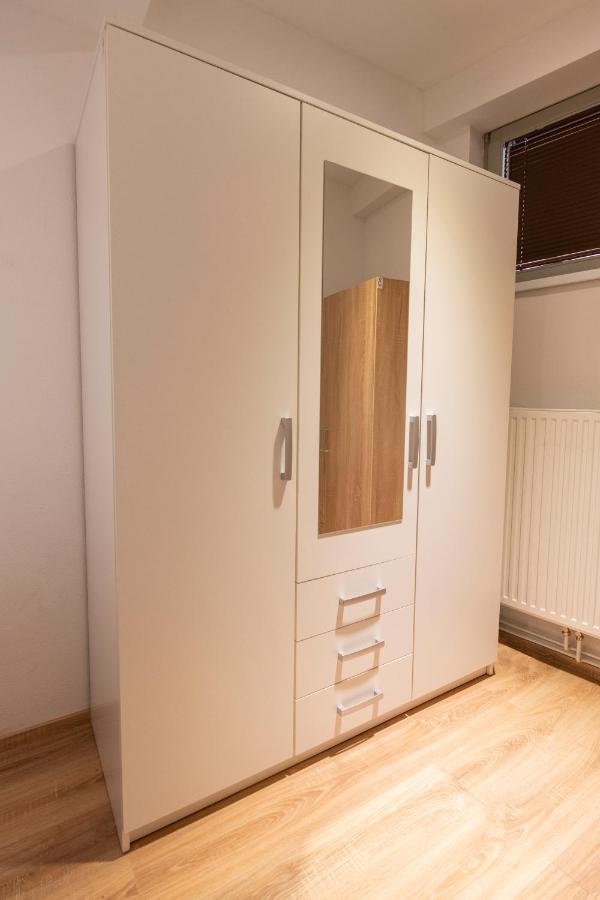 Hostel Vojnik Bagian luar foto