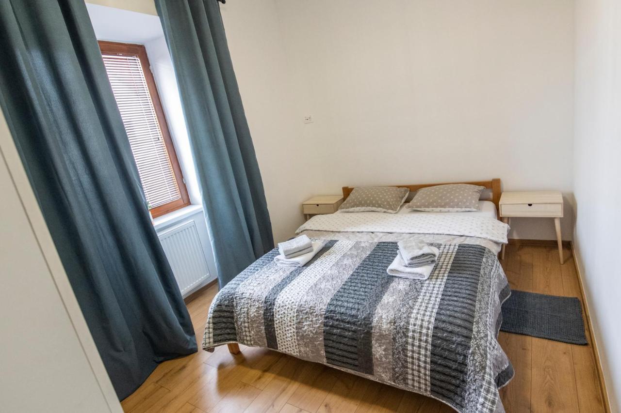 Hostel Vojnik Bagian luar foto